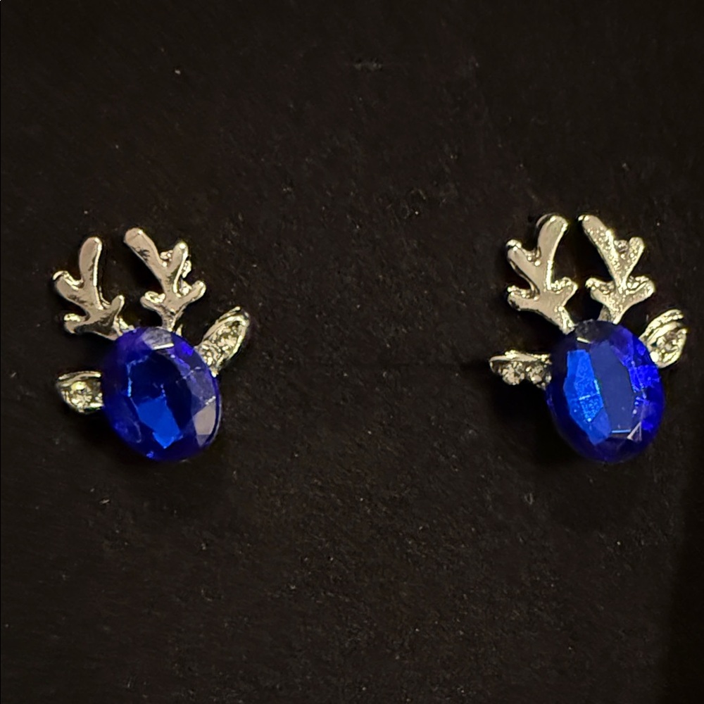 Stunning Sapphire and Silver Leaf Earrings - Picture 2 of 4